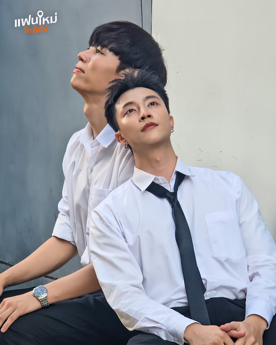 npblent's tweet photo. 🚨VEM AÍ! #NewBoyfriendSeries, o novo projeto da #OHAOSTUDIO, protagonizado por Best Noratape, Tontae Tinnakorn, Pond Jiraphart e Shinedan Kreangsak.
Somos só nós ou a gravidade está se comportando de um jeito muito estranho hoje? Já nem consigo me sentar direito.
#แฟนใหม่ใกล้ฉัน