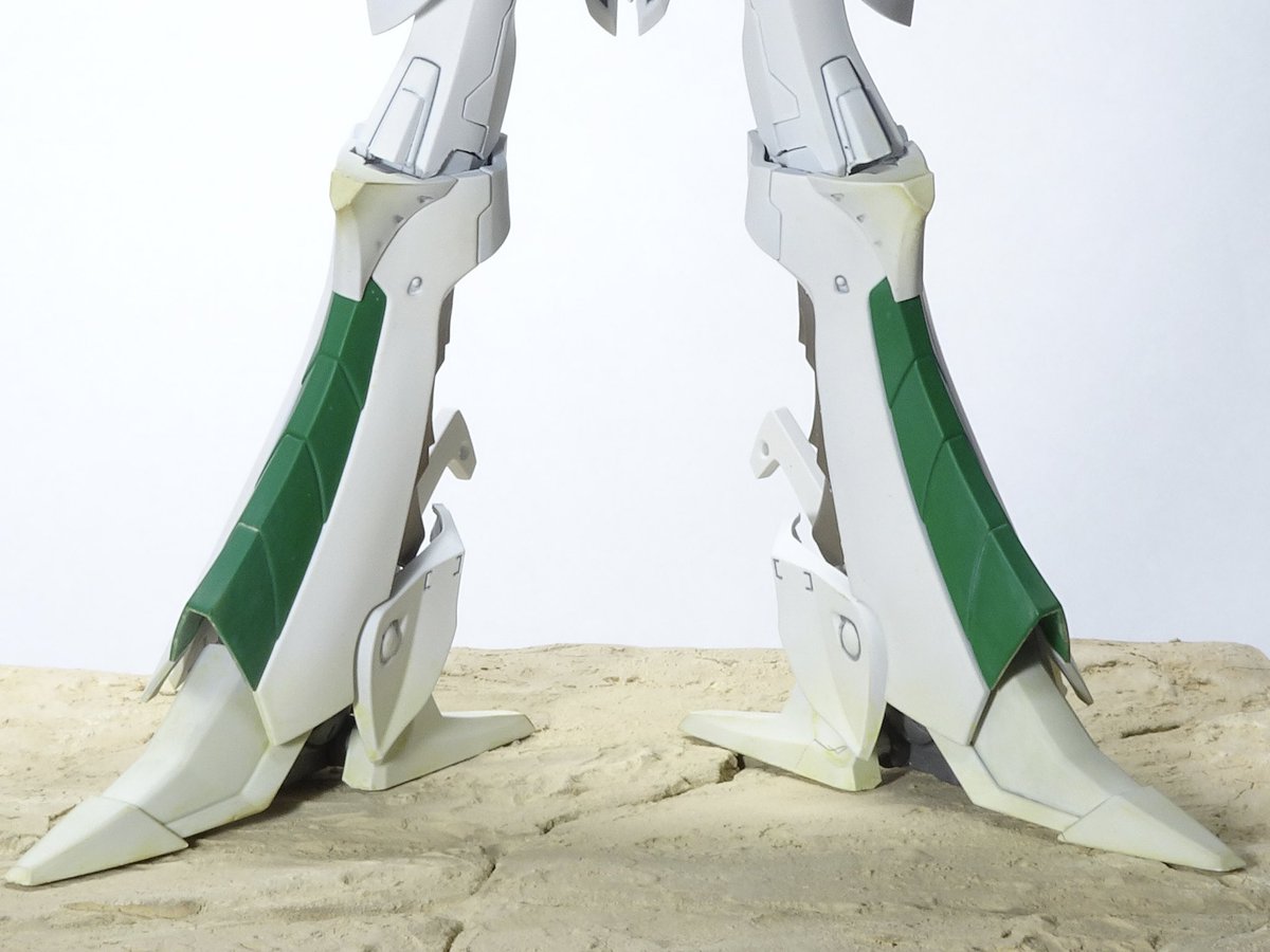 #名刺代わりのウェザリングあげてください

綺麗な機体が1回斬られて擱座しただけなのでそんなには汚れてない

ってイメージ。😁