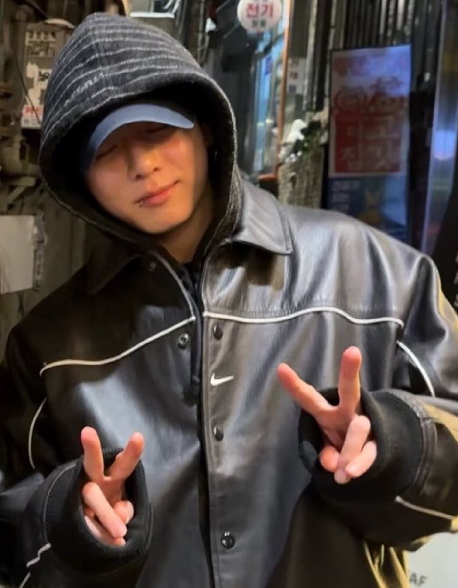 lattejoons's tweet image. jungkook…………………………