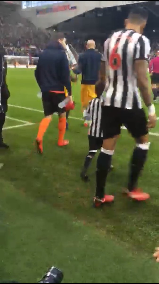 MickyK79's tweet photo. @NUFC Proud Dad moment for me in December 17 as my boy lead the team out with Jamaal against Brighton. Our Captain was brilliant with him. He’ll always be a legend of the club. Big part of dragging us out of spiralling into oblivion. A leader of men. Good luck big lad. https://t.co/Rpf8YyZUd5