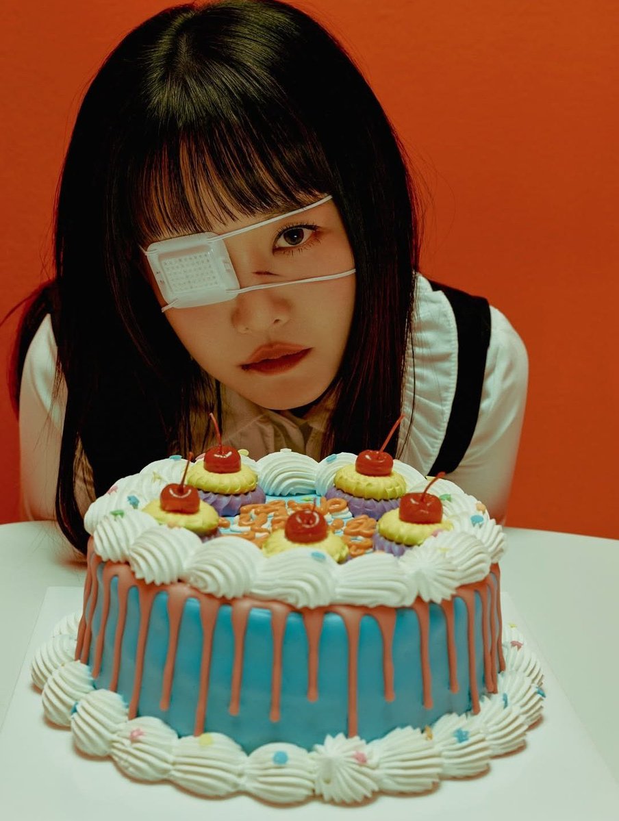 트친들 이미지를 인장 분위기로 상상하게 되는데
그럼 내 인장을 두쫀쿠 뺏는애로 바꾸면 나랑 대화하는 트친들은 내 상상이미지가 하루아침에 미친여자로 바뀌는 건가....?? ㅋㅋㅋㅋ