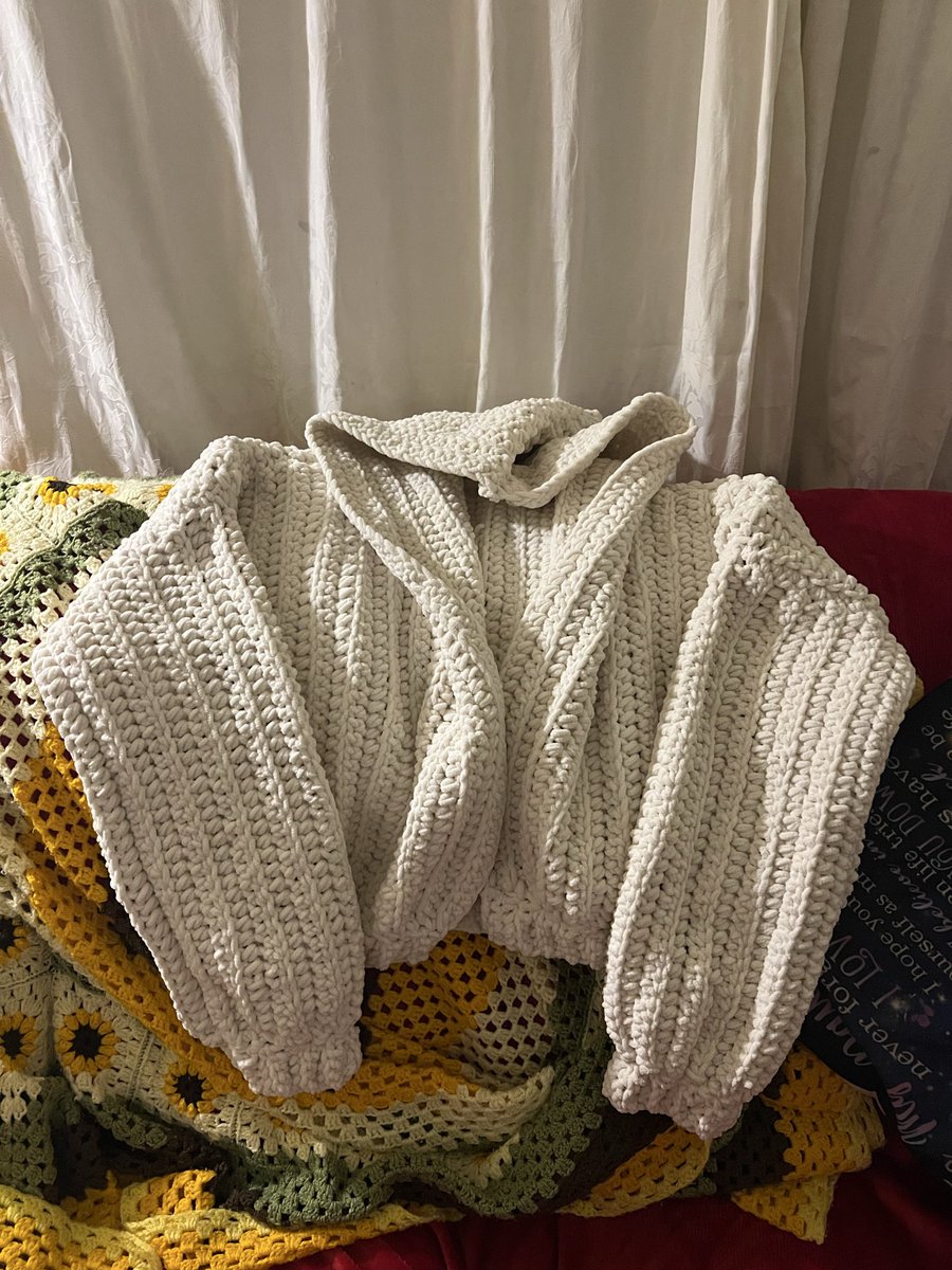 ninjajayne's tweet photo. @AldiUK please can we have a constant supply of beautiful baby yarn as buying 100 balls at a time is just ridiculous 🙈🤣🤣
These take 10 balls each and 3 daughters and 3 granddaughters is 60 😭😭😭🤣🤣🤣 https://t.co/soWuiTV6Wf