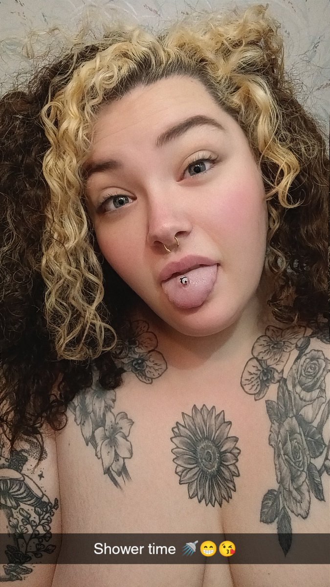 KelseyJone58665's tweet photo. About to be shower time💦😝😈 hmu for more 😚🥰 https://t.co/KKN86z8vWR