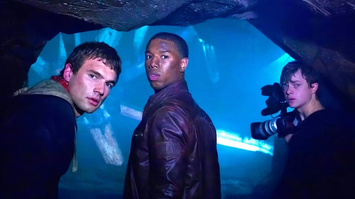 hafilova's tweet photo. Hari ini, 14 tahun lalu “Chronicle” resmi rilis di bioskop. 

Salah satu edisi superhero movie terbaik yang gak bawa bendera Marvel atau DC. 

Film yang berasa mentah, gelap, dan juga sangat personal karena bukan tentang urusan nyelametin dunia, tapi diri sendiri. Disajikan mentah dalam gaya found-footage tentang apa yang mungkin terjadi ketika remaja-remaja labil dan rapuh dapat kekuatan super yang gak bisa mereka kendalikan.