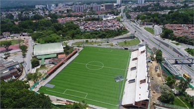 El juego de <a href="/RealsantanderSA/">Real Santander S.A</a> 🆚 <a href="/AtleticoFCSA/">Atlético Fútbol Club</a> del <a href="/TorneoDeAscenso/">Torneo BetPlay</a> se aplaza para el miércoles 4 de febrero 3:00 P.M. Por mal tiempo <a href="/AtleticoFCSA/">Atlético Fútbol Club</a> no ha podido aterrizar en #Bucaramanga 

<a href="/5EnDeportes/">www.5EnDeportes.com</a> 

📸 <a href="/alcpiedecuesta/">Alcaldía de Piedecuesta</a>