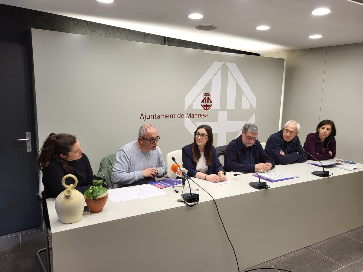 ajmanresa's tweet photo. 🌟Jardins de Llum estrena nova direcció i recupera espais emblemàtics com l’Anònima, el Balç, la Sala Gòtica de la Seu i l’Espai 1522

🫧 El festival d’art de la llum i l'aigua se celebrarà el 14 i 15 de febrer, amb Albert Gusi Las com a nou director

ℹ️https://t.co/urBPoieZ4S https://t.co/6nlooUdW6b