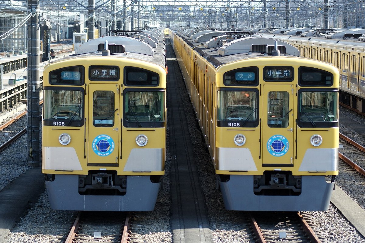 13年前の2013年2月3日に撮影した西武9000系
この頃はまだラッピング編成も無く全編成10連で池袋線所属だった9000系
今も残る編成は4連化されただけじゃなく所々変化が生じているので何気なく撮った画像も今では・・・・って感じですね