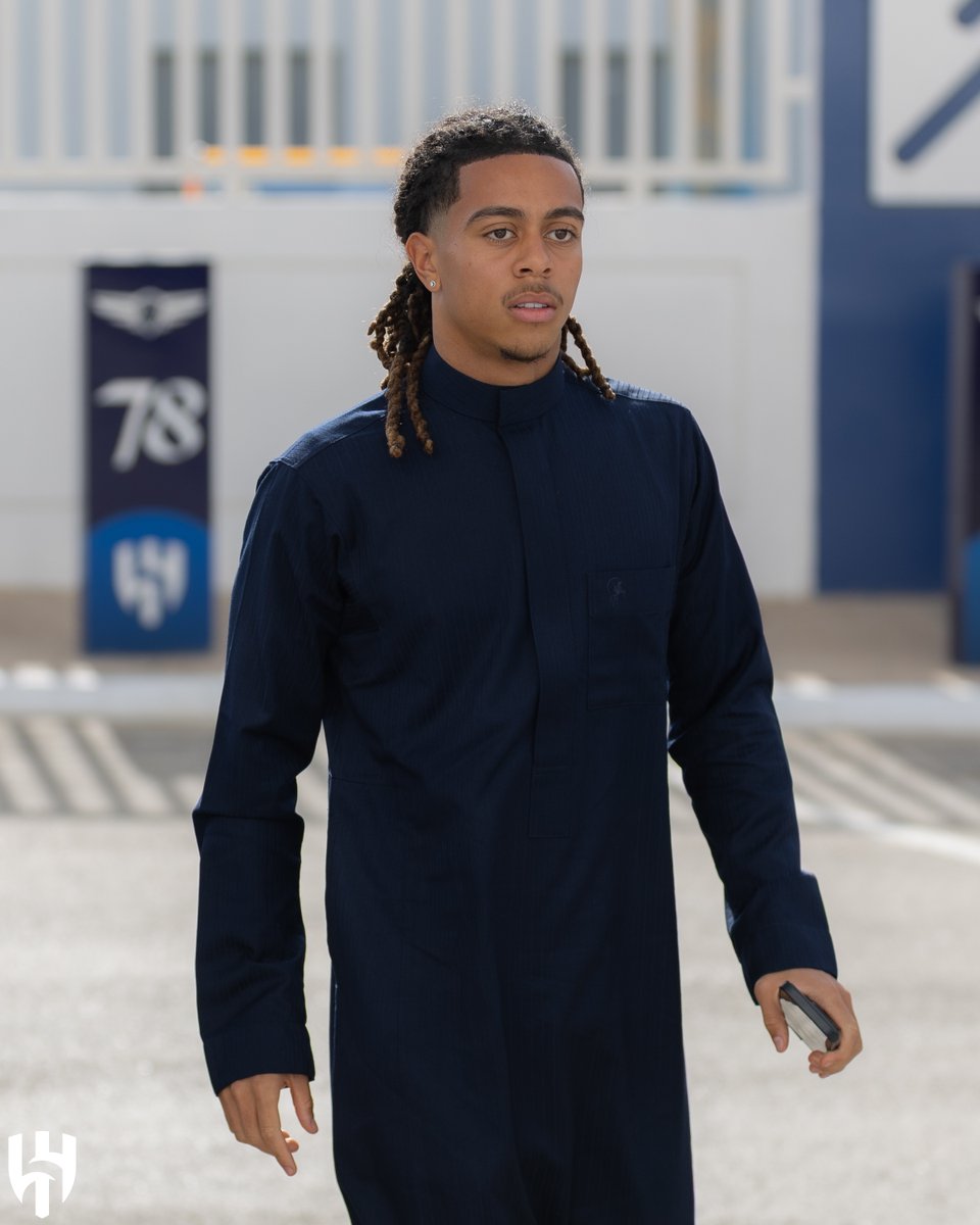 Alhilal_FC's tweet image. 📸 "سايمون" في مقر الزعيم 💙