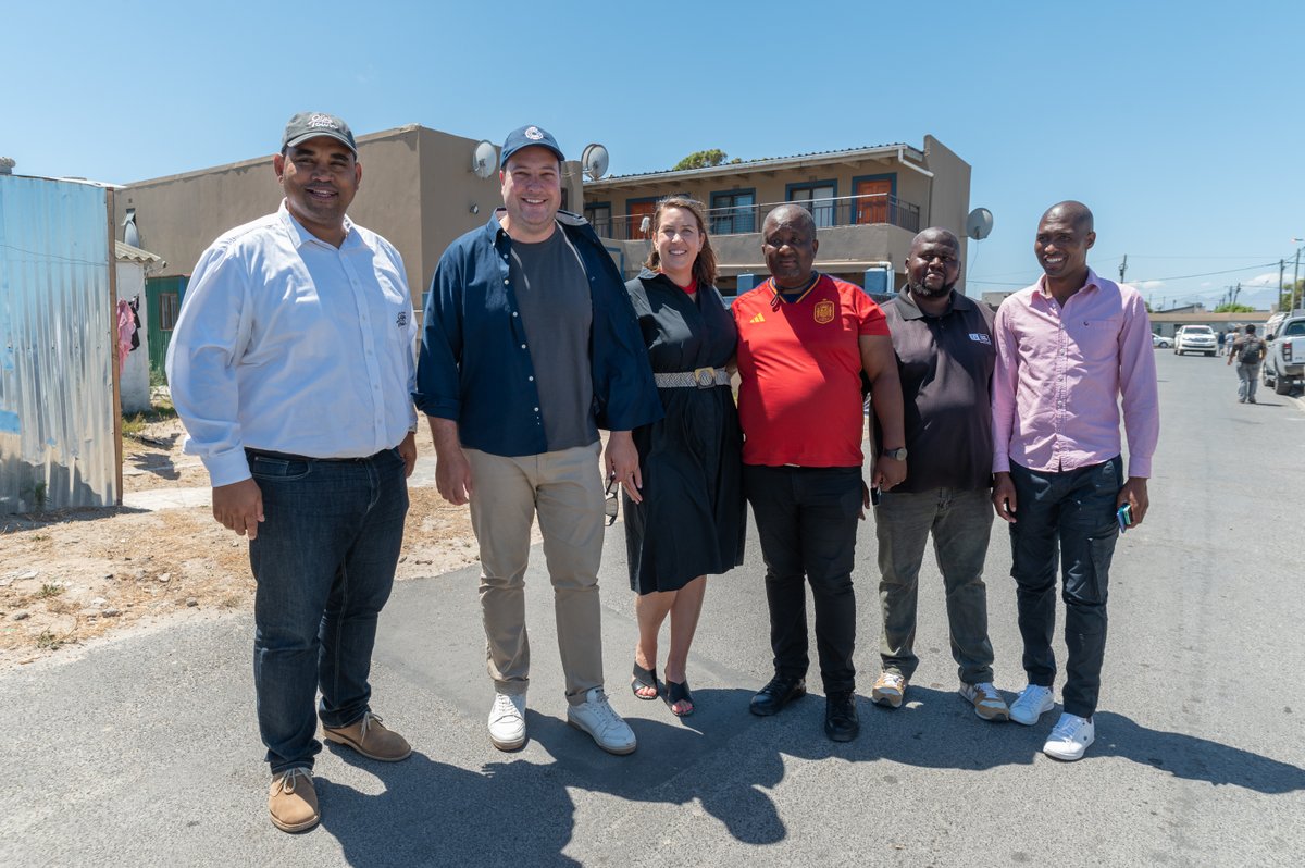 🎉 Mfuleni turns 50! 🎉

It was a privilege to join <a href="/geordinhl/">Geordin Hill-Lewis</a> and residents in Mfuleni as the community marked its 50th anniversary with a vibrant open-air celebration.

🔗 Read all about the celebration and our continued investment in Mfuleni here: bit.ly/4qV4mZp