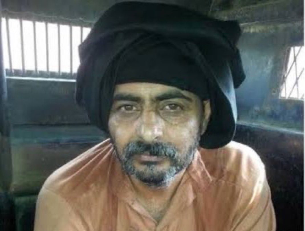 پنجاب میں اگر مزاحمت کی بات کی جائے تو مہرعبدالستار کا نام سرفہرست آتا ہے۔۔آج اُسے گرفتار کر لیا گیا۔۔۔

مہر کے لیئے سب آواز اُٹھائیں۔۔۔۔