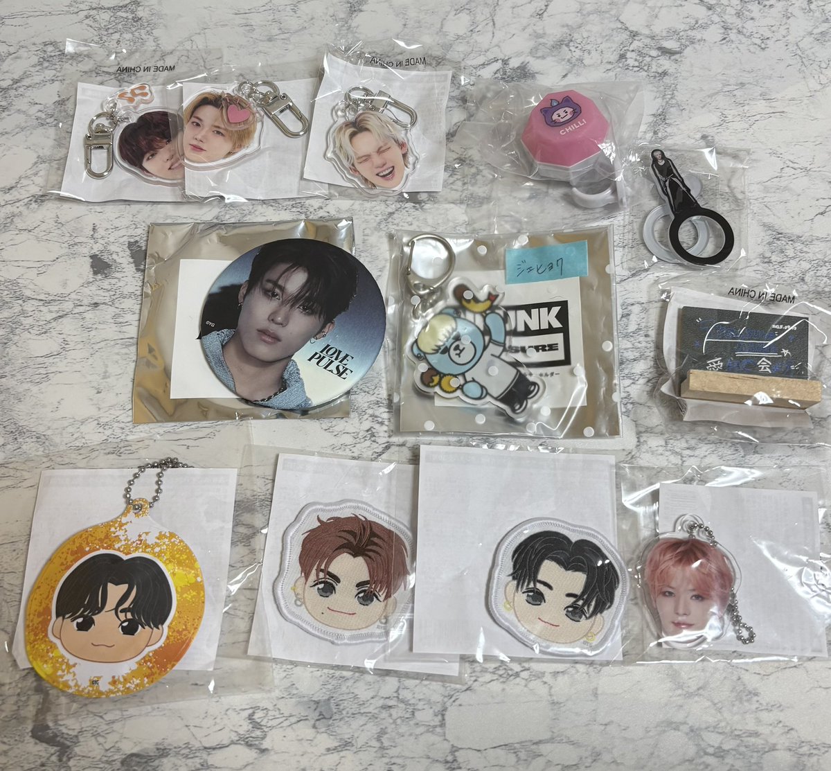 めじるしチャームtreasure popup 大阪　10000円　8000円　特典　トレカ　ガチャ　喜怒哀楽　アクキー　交換

譲　画像

求　アサヒ　or paypay(メルペイ可)

2／10京セラ手渡し可