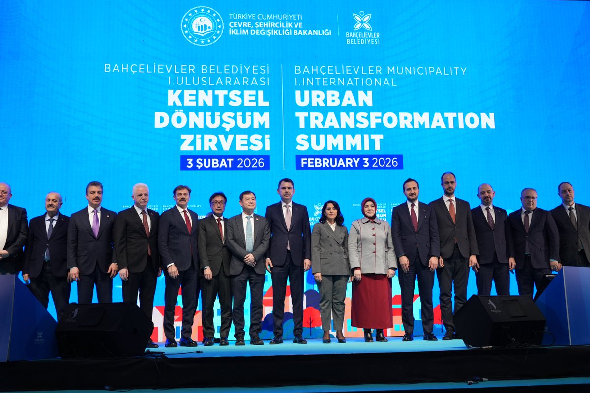 Kentsel dönüşümün; tüm yapılar güvenli ve dirençli hâle gelinceye kadar kesintisiz şekilde sürdürülmesi gerektiğine inanıyoruz.

Bu gayeyle ve büyük bir seferberlikle Sayın Cumhurbaşkanımız <a href="/RTErdogan/">Recep Tayyip Erdoğan</a> ‘ın  liderliğinde yürütülen çalışmalarda, depreme dayanıklı yapılar inşa