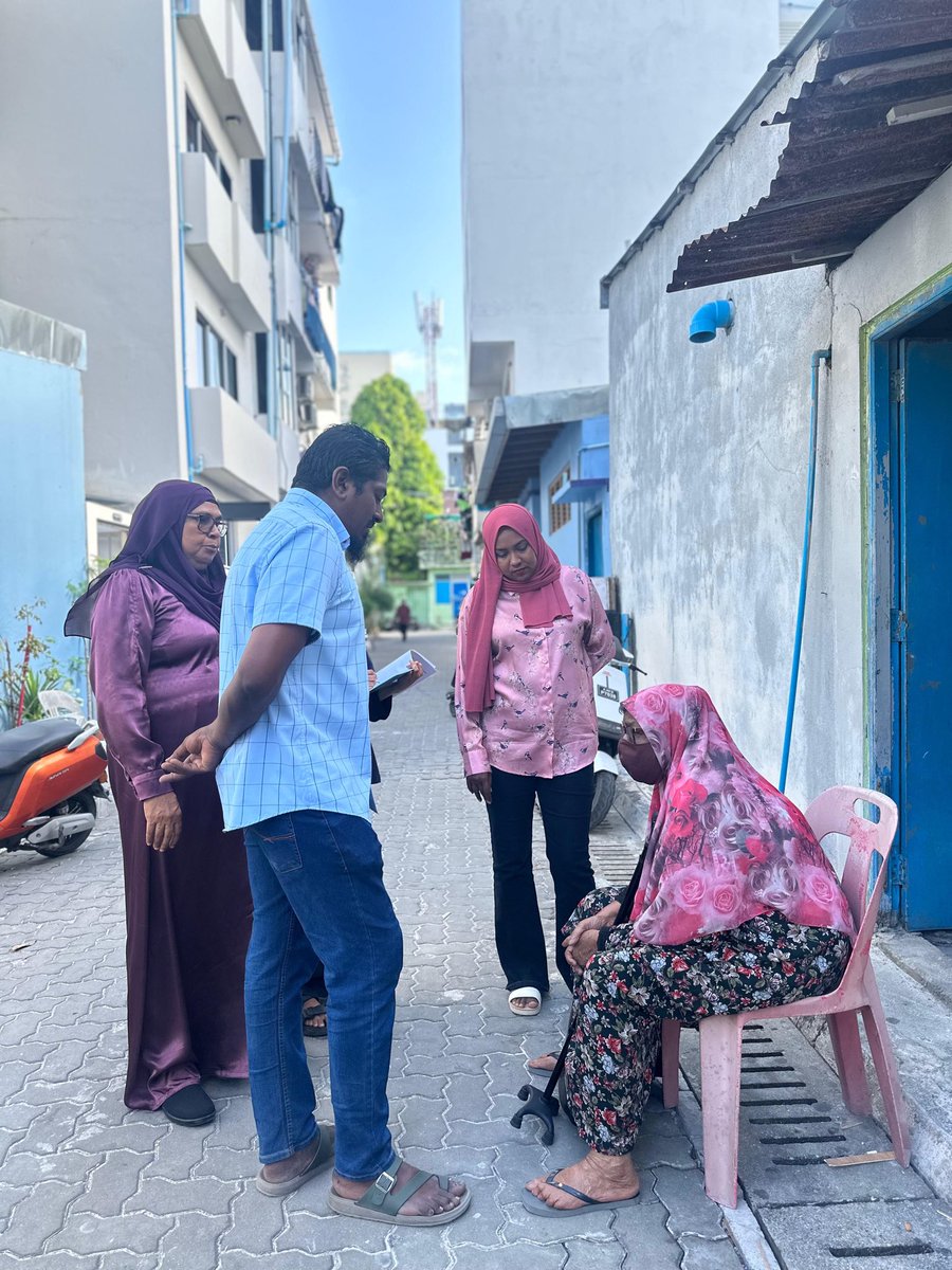 AwsumMen's tweet photo. Vilimale door to door. Kuriah
.
.
#JaleelForMayor ✔️
#LCE2026
#DhiveheengeRaajje
#CongressMv
@samarey3000bc https://t.co/0OYlUv8E0e