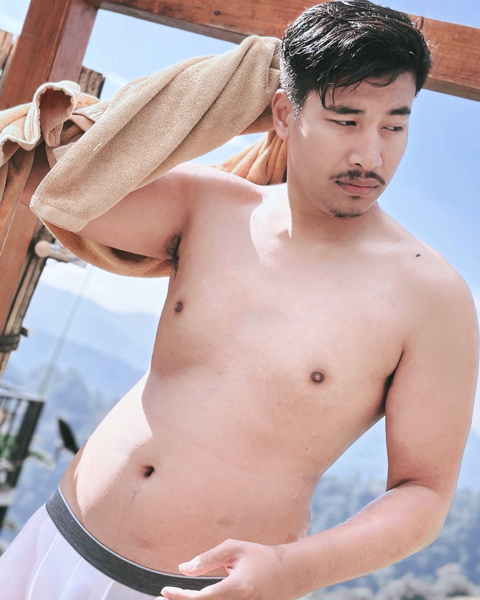 Aum chin (160k) tweet media