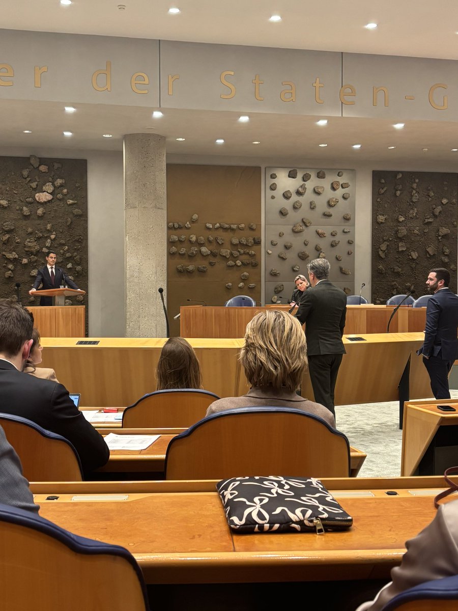 Collega <a href="/chris_stoffer/">Chris Stoffer</a> bevraagt <a href="/RobJetten/">Rob Jetten</a> op de medische ethiek en geeft waarschuwing af: Als het kabinet op dit terrein verkeerde afslagen neemt, is het de <a href="/SGPnieuws/">SGP</a> kwijt.