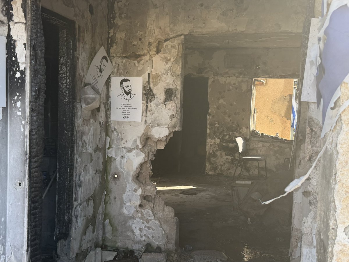 marattin's tweet image. Mentre nella sala stampa della Camera qualche collega straparla di genocidio a Gaza, io sono qui - a poche centinaia di metri dalla Striscia di Gaza - nel kibbutz Kfar Aza, che la mattina del 7 ottobre 2023 fu assalito da diverse ondate di terroristi  di Hamas.

Da quasi 20 anni…