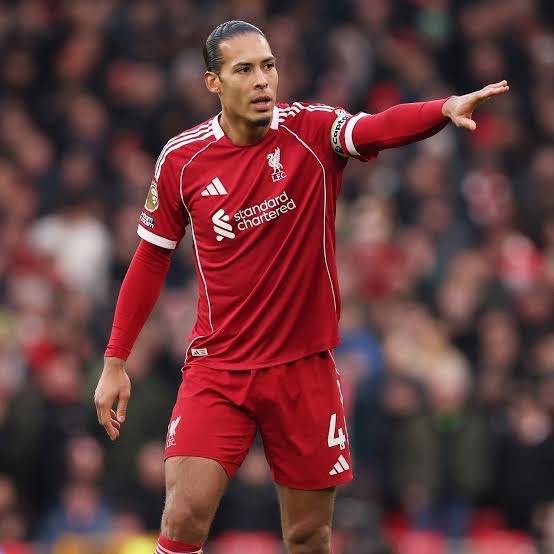 UC_Splendor's tweet image. This bro is not supposed to be compared to any other defender from #Epl, he dust all of them