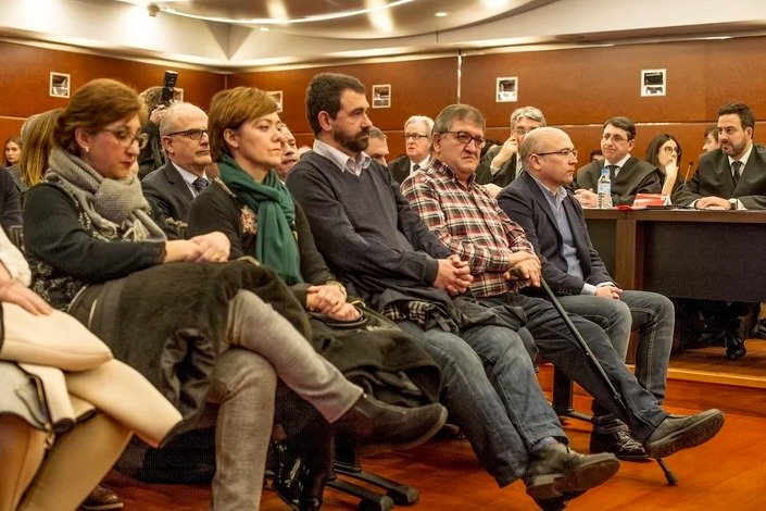 1898Joseba's tweet image. La Pnvmafia concede el 3 grado penitenciario a  De Miguel,otxandiano y Telleria condenados por robar y estafar a la ciudadania trincando dinero  de todas para sabin policarpio echea .
Pnvstyle
