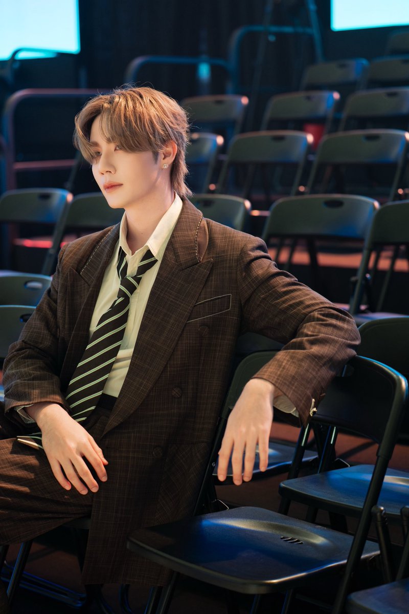 DomundiTV's tweet image. An unforgettable chapter at 
“MÜNN - Seoul Fashion Week 2026FW” 🤎

“Zee” @zee_pruk was thoroughly impressed by the collection that came to life on the runway today.

#MÜNNXZeePruk
#SeoulFashionWeek