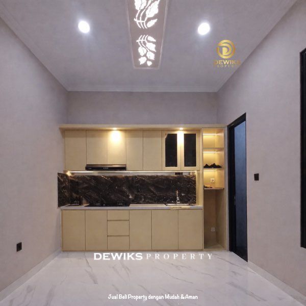 dewiksproperty's tweet photo. For Sale Rumah Siap Huni di Jagakarsa Jakarta Selatan hadap Timur, luas tanah 101 m². Info Dewiks 0813-8000-3807

-> LT 101 m² | 140 m² 
-> KT 3+1 | KM 5
-> SHM, PBG, PBB

Harga Rp 2.4 M Nego

#rumahjagakarsa #dewiksproperty #dijualrumahjagakarsa #inforumahjagakarsa https://t.co/r9z2B7gTcZ