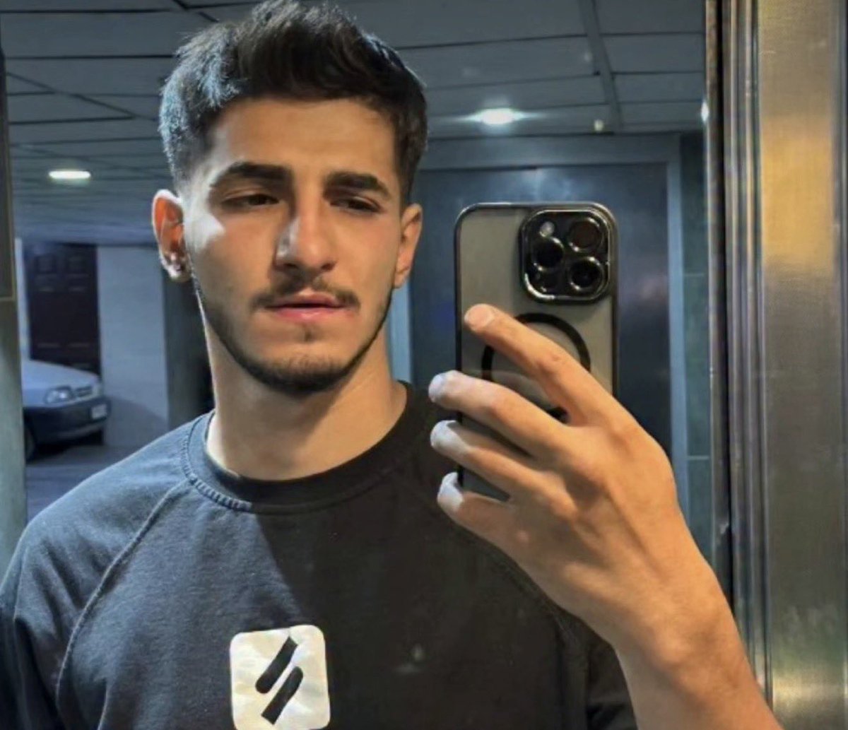 Alireza, 22 years old, was arrested in Isfahan on December 19.
His family has had almost no information about him since his arrest and is deeply worried about his condition.

Be his voice.
#AlirezaEbrahimi
   #IranMassacre    #IranRevolution2026