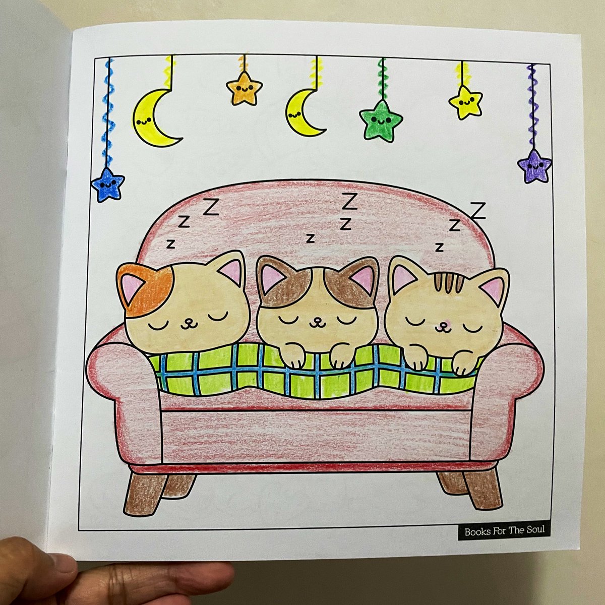 karieross's tweet photo. Went to National Bookstore for a 64-Crayola set. Wala raw in most branches ngayon — transition period/distributor issue.

Nalungkot ako lalo. Excited pa naman ako mag-color ulit. 😔💔🖍️ https://t.co/YRyW0s0TqQ