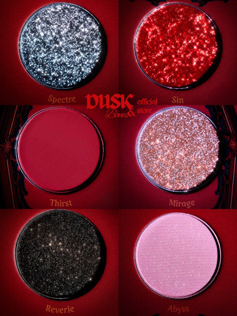 คืนนี้จะทาสีอะไรหลังอาทิตย์ตกดิน?🦇

The first eyeshadow palette from Dusk &amp; Bones.

Six shades. Available now.

th.shp.ee/geutoHk

#DuskAndBones
#GothMakeup 
#AltMakeup
#กอธ
#อายแชโดว์