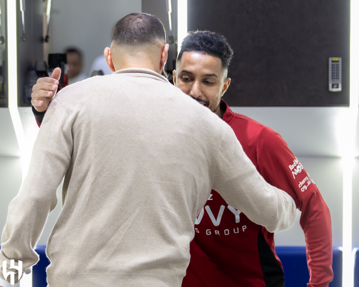 Alhilal_EN's tweet photo. Benzema is here 💙🤩 https://t.co/0YwI170iIA