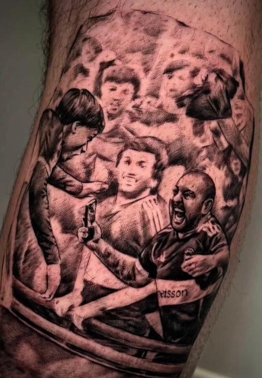🎨🇮🇹Iván un hincha de #Boca italiano se TATUÓ el festejo de EXEQUIEL ZEBALLOS del gol a river.

🤯El hincha de #Boca está LOCO.
