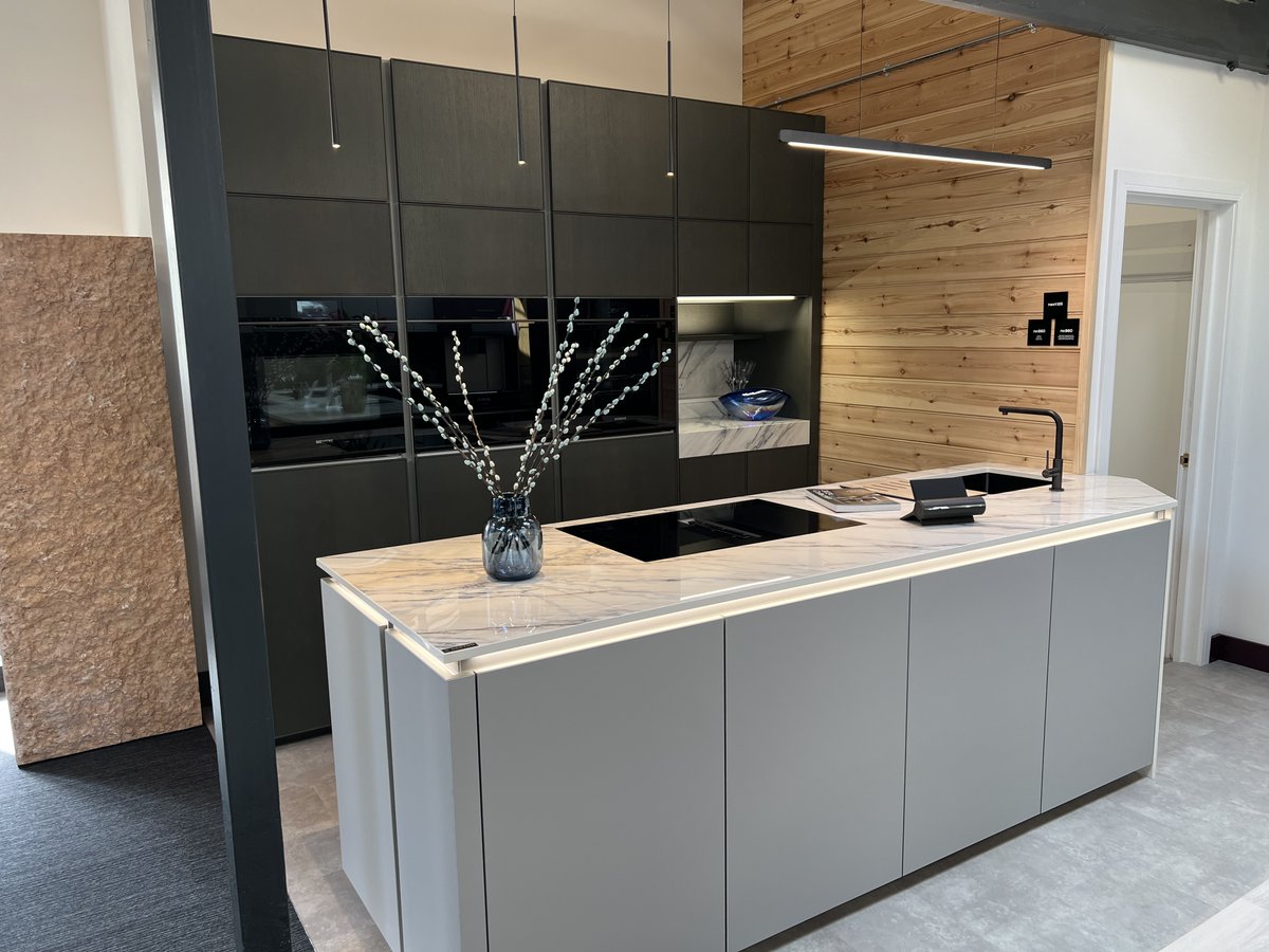KDHltd's tweet photo. Come visit us to start your own journey. We’re open Monday to Saturday, 9am – 6pm. See you there!
📍144 High Street, Rochester, ME1 1ER

#KitchenDesignHouse #Bora #Miele #KitchenDesign #LuxuryKitchens #SchullerKitchens #StonehamKitchens #Next125Kitchens #Siemens #Quooker https://t.co/KRSYaQmEki