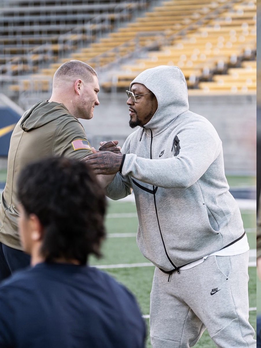 CoachMcArthur6's tweet photo. “You can’t have unique results without unique relationships” & @CalFootball has just that 🐻#ComeBeLegendary #GoBearsAlumni @JaredGoff16 @MoneyLynch @camjordan94 @CoachLup @RonRivera80 https://t.co/1szPOJ3Gqe