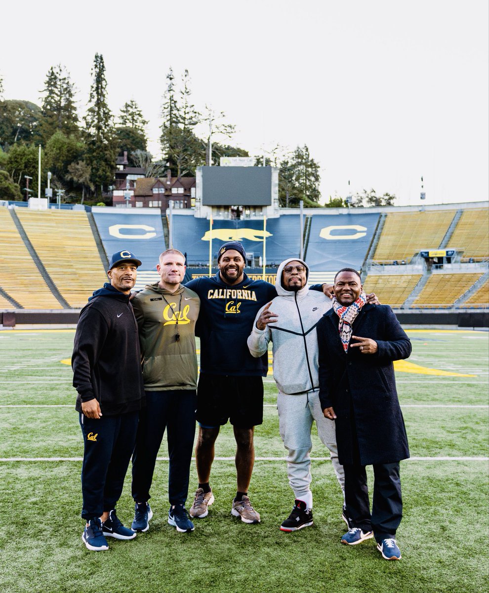 CoachMcArthur6's tweet photo. “You can’t have unique results without unique relationships” & @CalFootball has just that 🐻#ComeBeLegendary #GoBearsAlumni @JaredGoff16 @MoneyLynch @camjordan94 @CoachLup @RonRivera80 https://t.co/1szPOJ3Gqe