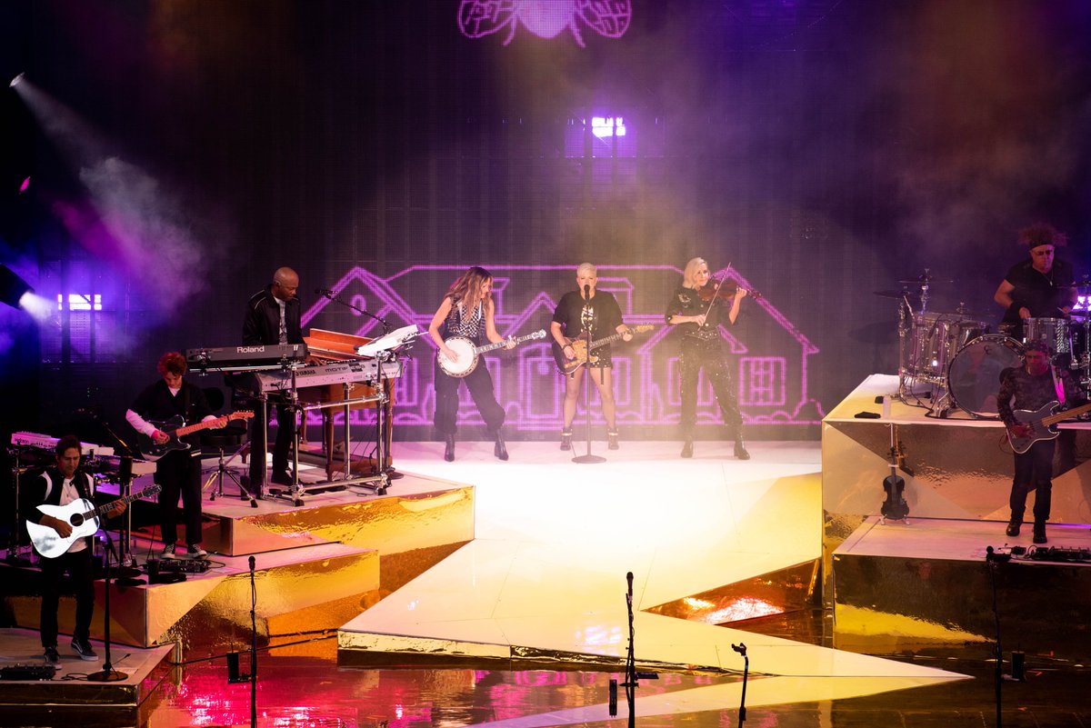 The Chicks tweet media