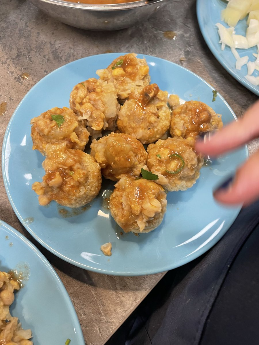 mediacityhub's tweet photo. ad an amazing Cooking Session this morning! We made Bangladeshi Street Food- Futchka, Chotpoti and Aloor Chop! It was great to see the diverse people making food from different cuisines to Celebrate Culture! #ordsall #SalfordCommunity #salfordcvs #salfordcitycouncil https://t.co/PSXGgUY9oP