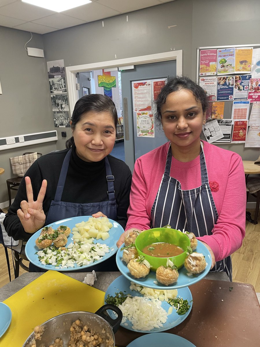 mediacityhub's tweet photo. ad an amazing Cooking Session this morning! We made Bangladeshi Street Food- Futchka, Chotpoti and Aloor Chop! It was great to see the diverse people making food from different cuisines to Celebrate Culture! #ordsall #SalfordCommunity #salfordcvs #salfordcitycouncil https://t.co/PSXGgUY9oP