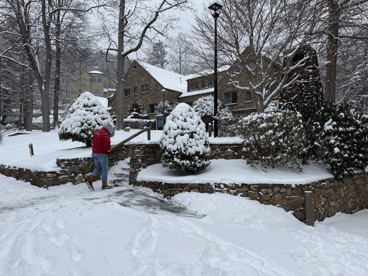 Coach Jamie Moore tweet media