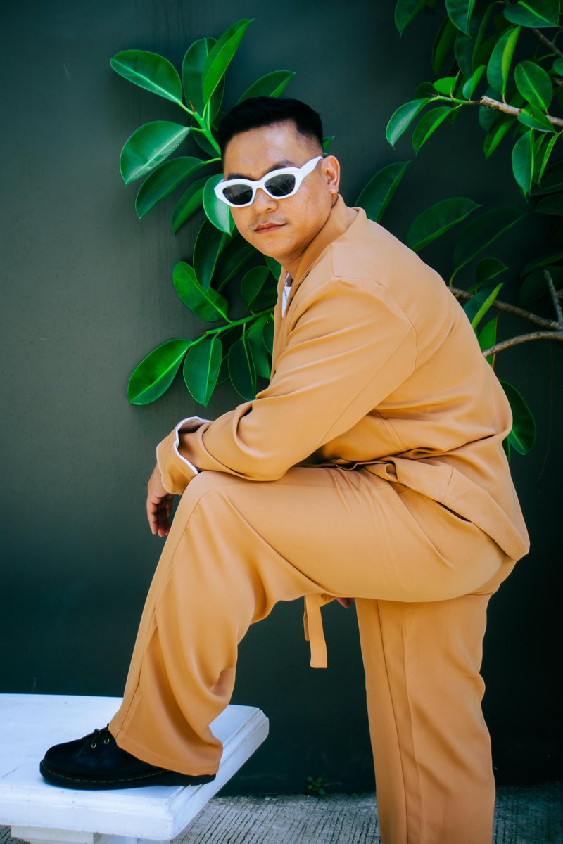 luckydsapio's tweet photo. photoshoot ni tito loki na walang tulog 🤨🐻 https://t.co/wFt3RVgjT0
