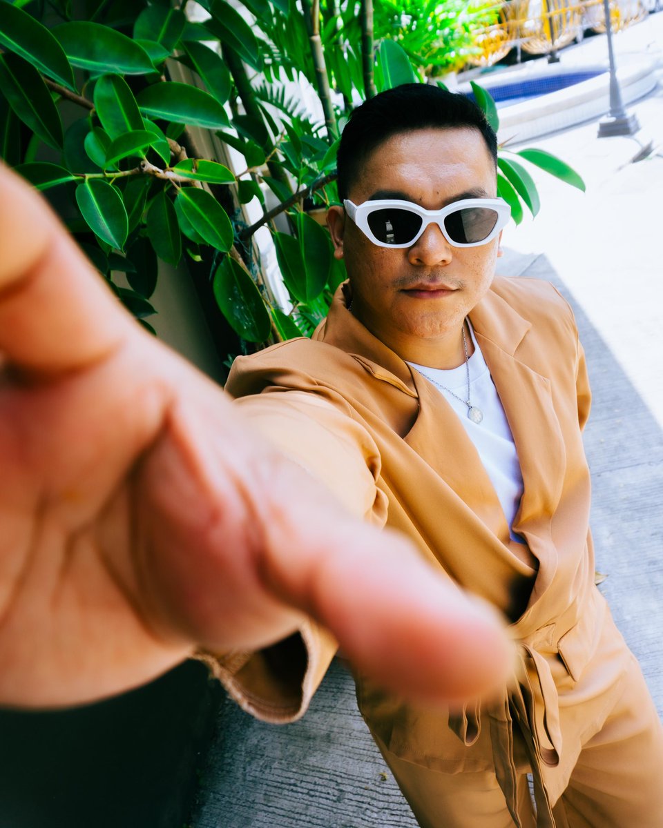 luckydsapio's tweet photo. photoshoot ni tito loki na walang tulog 🤨🐻 https://t.co/wFt3RVgjT0