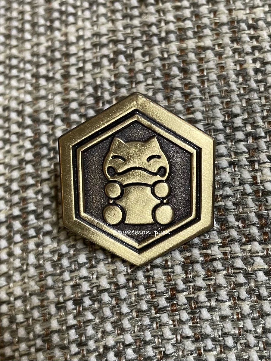 昔のピンズでいうとポケ紋シリーズは大好き キタカミの里もポケ紋展開