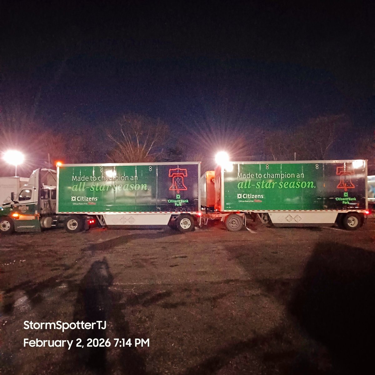 stormspotterTJ's tweet photo. Feel bad that you guys are in the studio and @HankFox29 gets to see the Phillies trailers..so here you go up close and personal, I work for the carrier that hauls this. @AlexHolleyFOX29 @MikeFOX29 @DrewForecast 

Tell @DrewForecast I said hi 👋 https://t.co/vsrsfeHPq2