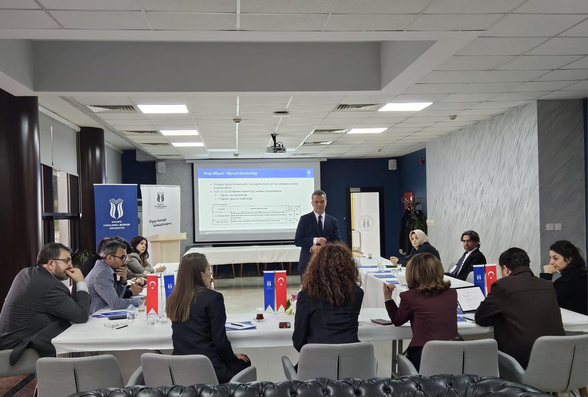 subukariyer's tweet photo. 🎓 SUBÜ koordinatörlüğünde yürüttüğümüz Erasmus+ KA130 kapsamında, paydaş üniversitelerimizle birlikte Kariyer Merkezleri Konsorsiyumu Bilgilendirme Toplantısını gerçekleştirdik.

🤝 Güçlü iş birlikleriyle daha etkin ve sürdürülebilir kariyer merkezleri için çalışıyoruz. https://t.co/lVaMk9x6r8