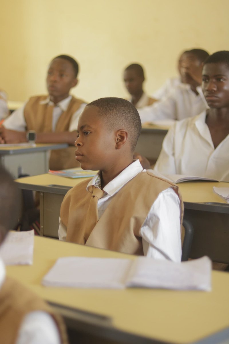SmartLearnAnam's tweet photo. Inside the classroom at Igwebuike Grammar School, learning is active, engaging, and future focused. Students are not just listening, they are thinking, asking questions, exploring, and building skills that matter in today’s world.

#SmartLearnAnambra #IgwebuikeGrammarSchool https://t.co/I0Ly5NtG6x