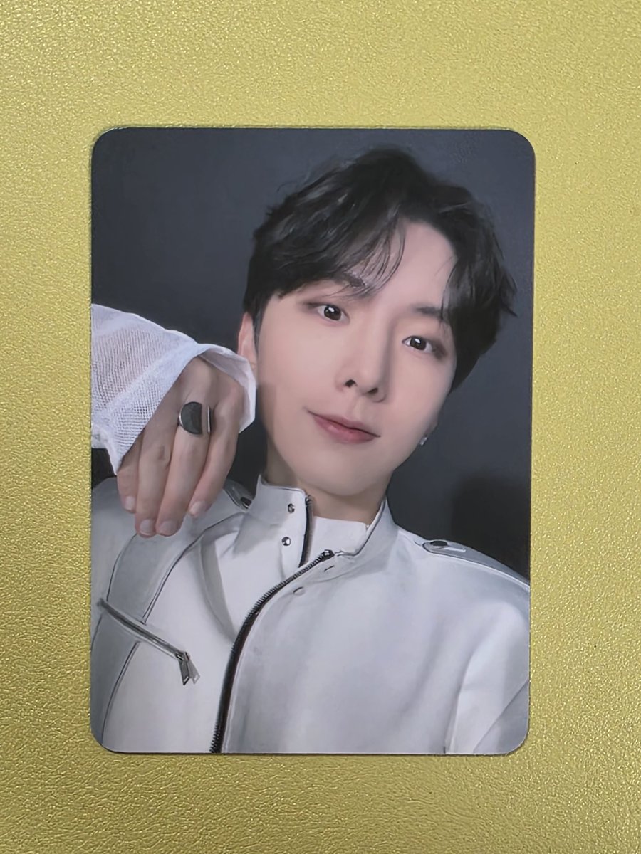 럭드 포카 교환 구해요!!
저 : 기현 포카 (아래 사진)
mbb : 주헌 부끄(?) 포카

DM은 알람이 안떠서.. ㅠㅠ
멘션 남겨주시면 디엠드리겠습니다!