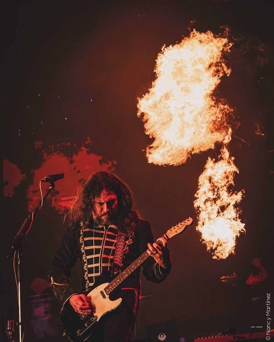 NanchuzMartinez's tweet photo. My Chemical Romance @ Estadio Tomás Adolfo Ducó 01.02.2026

📸 With a point &amp; shoot from the crowd. Making some noise for My Chemical Romance. 🖤🔥

#LongLiveTheBlackParade #MCRTour #TheBlackParade #MCRArgentina #MyChemicalRomance #GerardWay #FrankIero #MikeyWay #RayToro https://t.co/uCaPvDQhDE