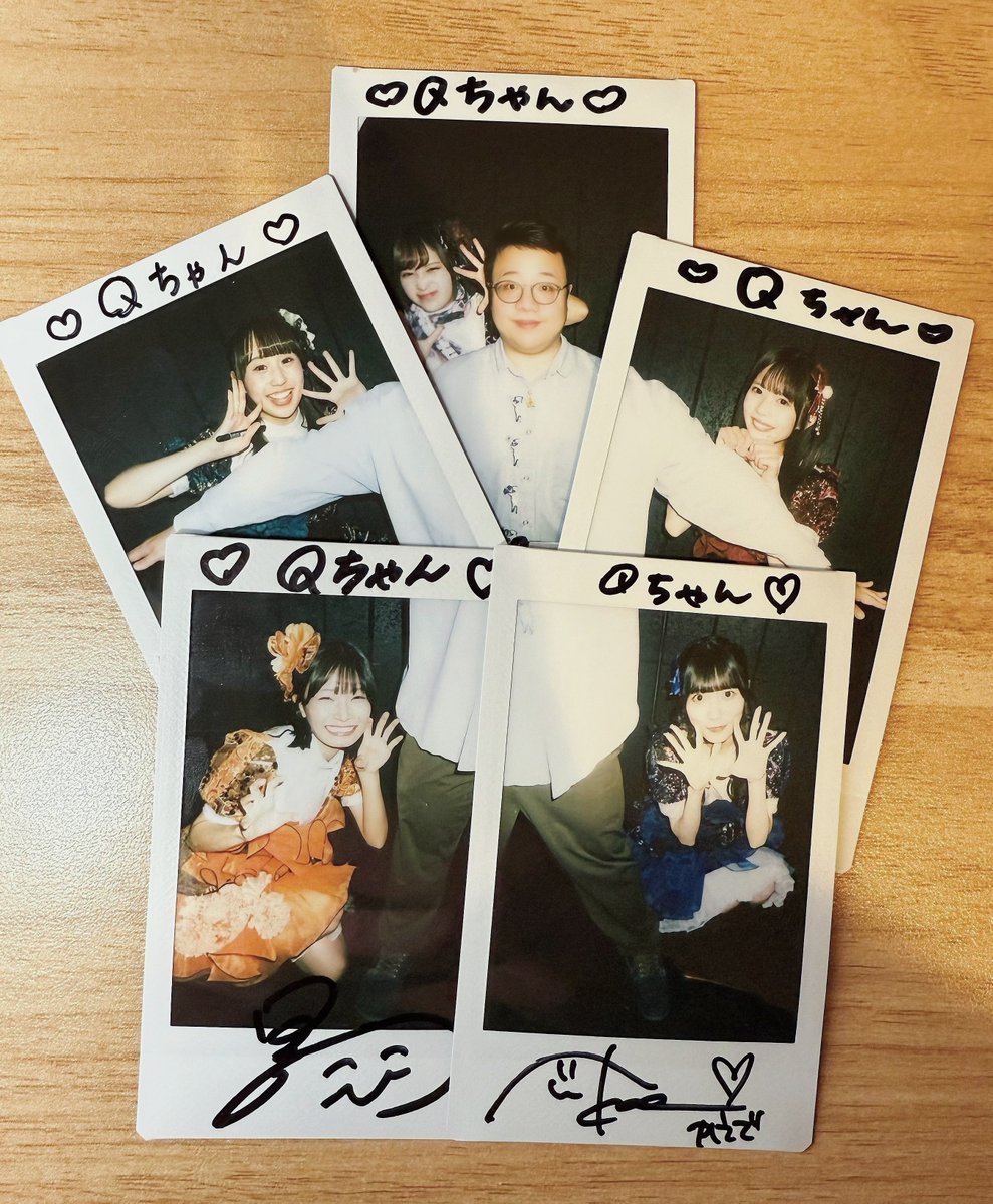 2026年のチェキ傑作だなーとw Qちゃんが #まねきケチャ に封印された