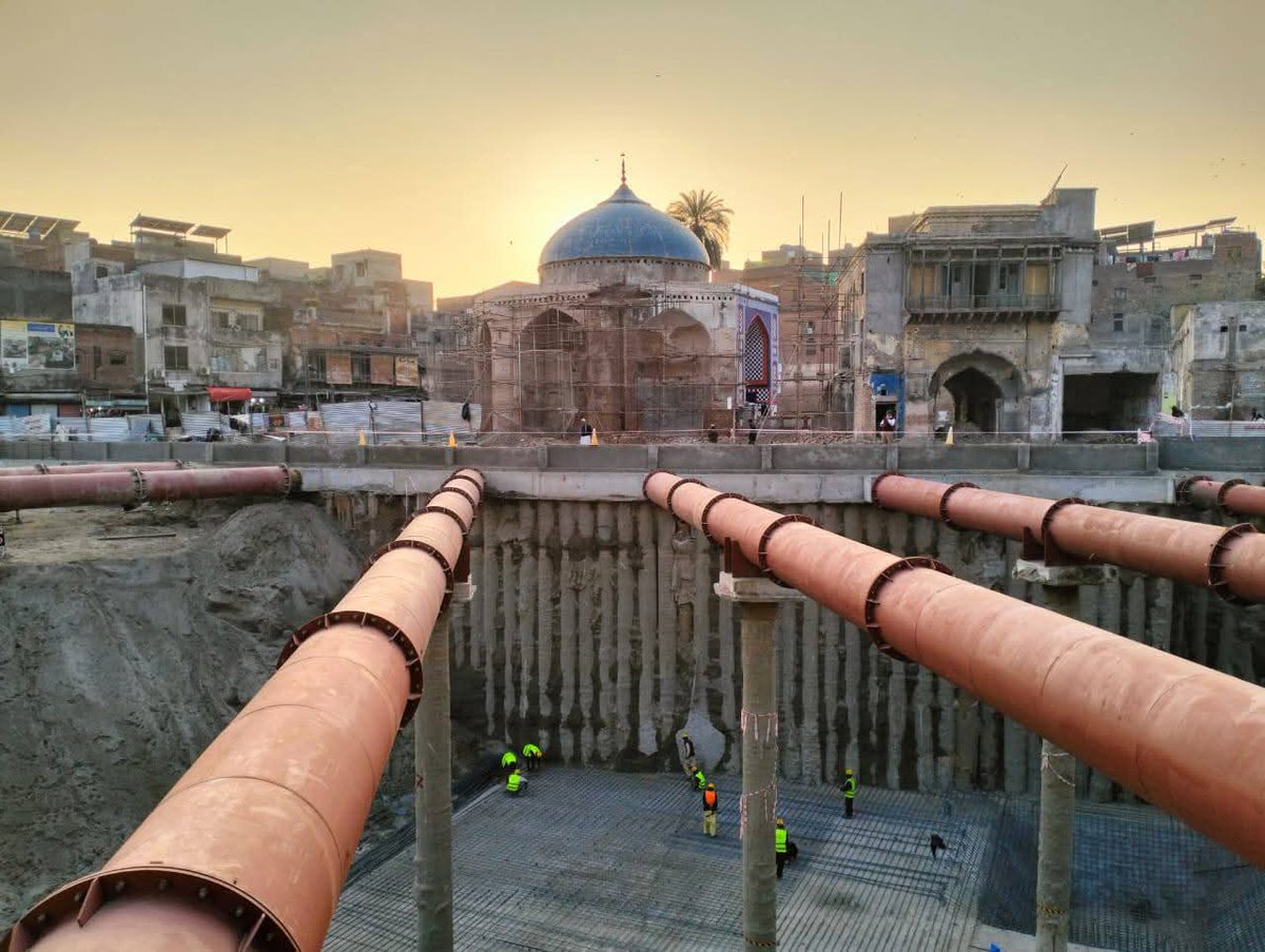 developingpak's tweet photo. Restoration work is in progress at Neela Gumbad.
© Walled City Lahore Authority
#walledcityoflahore #neelagumbad #restorationwork #heritageinfocus #Lahore #Punjab #Pakistan 🇵🇰 https://t.co/2GEWPzR13v