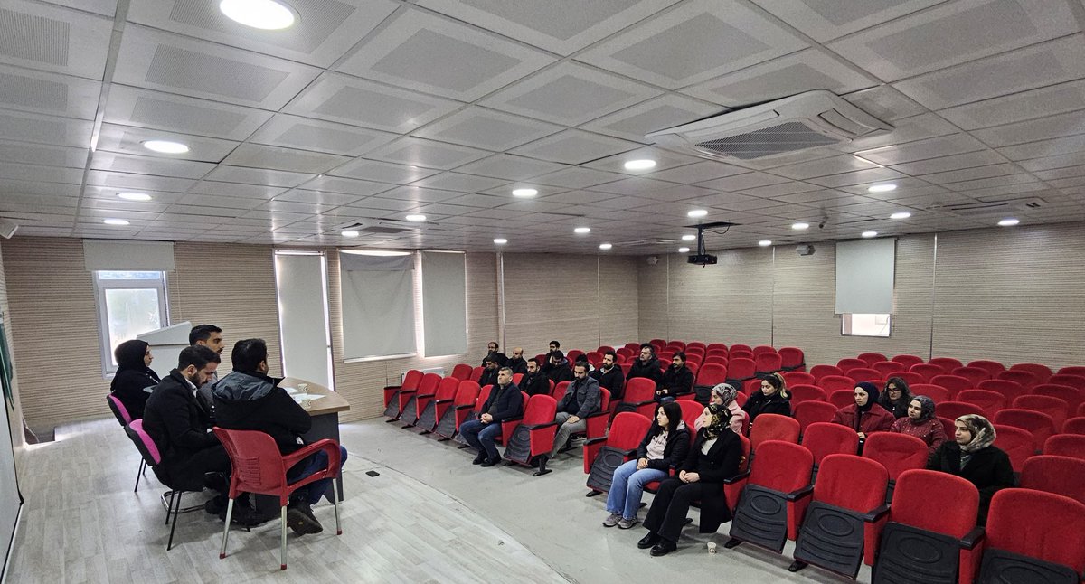 2. dönem başı Okul Öğretmenler Kurulu toplantımızı gerçekleştirdik.
Okul idaremiz, ders öğretmenlerimiz ve Rehberlik Servisinin katılımıyla; eğitim-öğretim süreçleri ve dönem hedefleri değerlendirildi.
Yeni dönem tüm öğrencilerimiz için hayırlı olsun.