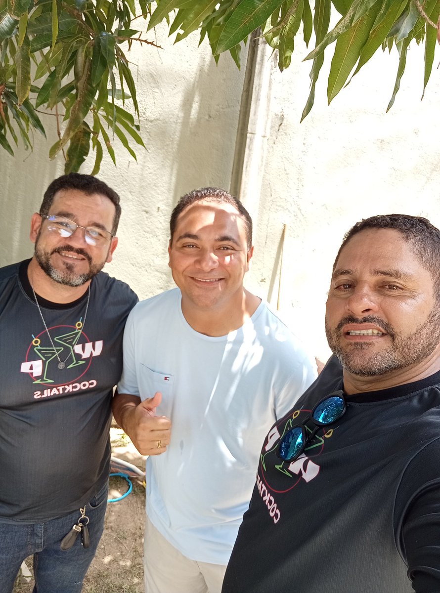 williamsbarman's tweet photo. Os  Bartenders Williams e Paulo, que deram um verdadeiro show 🍸🔥
🍹 Caipirinha e caipirosca
🍹 Sex on the Beach, Mojito e Morisco
🍓 Coquetel de frutas vermelhas (carro-chefe)
🥤 Diversos sabores de soda italiana
🍹 Drinks sem álcool https://t.co/58DJLgFFpB