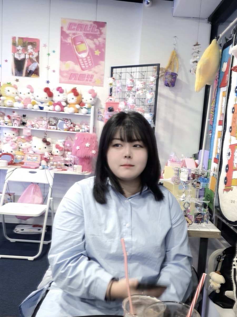 주말에 공주가 사진 와방 찍어줌
이 사람 근황 : 개쳐힘든 평일.