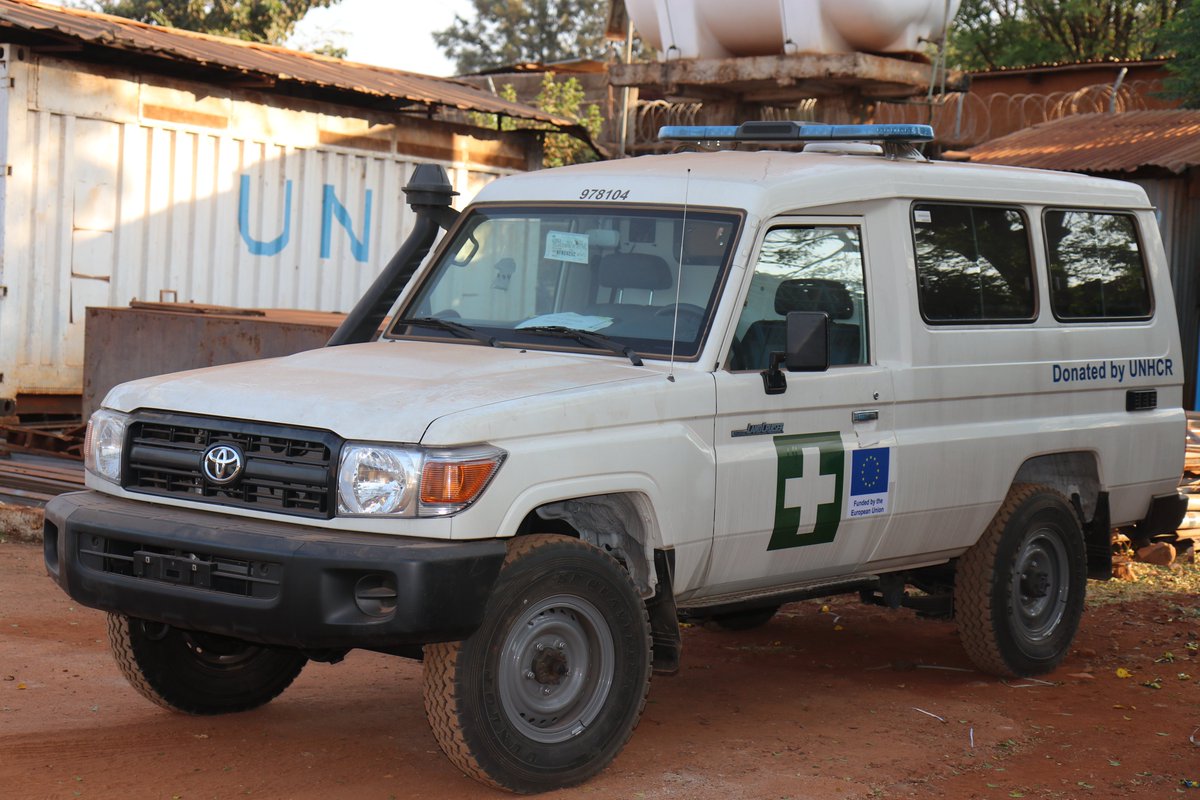 UNHCREthiopia's tweet photo. Today, w/@EU_Partnerships support, UNHCR's @AtienoAMargaret &amp; @RRSEthiopia's @MulualemDesta delivered new ambulances to the Assosa Hospital in Benishangul-Gumuz.

Now, mothers, children and people in urgent need, both refugees &amp; host communities, can reach the hospital on time. https://t.co/mpQLdqkz4K